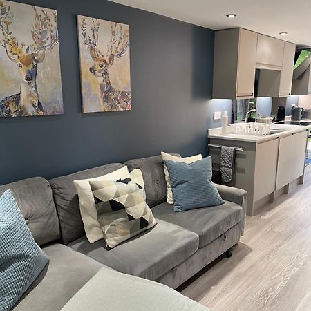 One Bedroom Apartment, Driveway, Bracknell Centre Extérieur photo