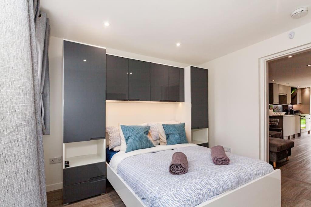 One Bedroom Apartment, Driveway, Bracknell Centre Extérieur photo