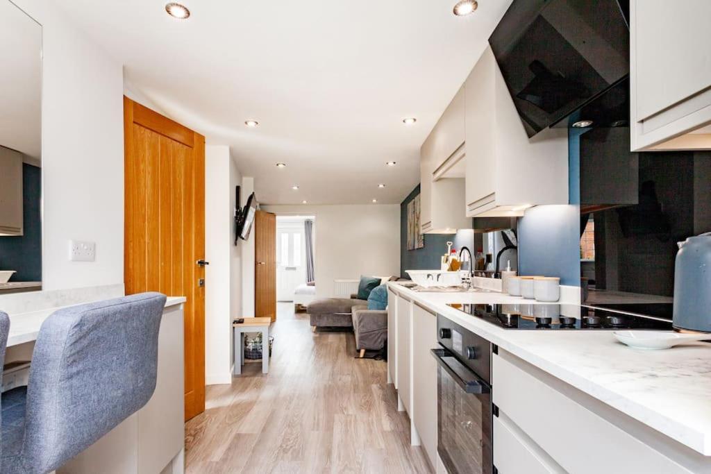 One Bedroom Apartment, Driveway, Bracknell Centre Extérieur photo